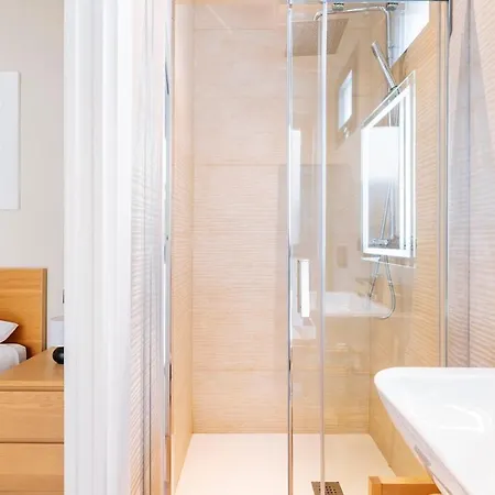 Deluxe Twobedroom Downtown Apartment *