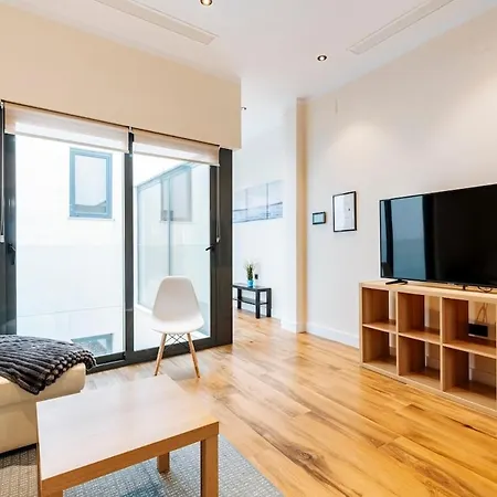 Deluxe Twobedroom Downtown Apartment *
